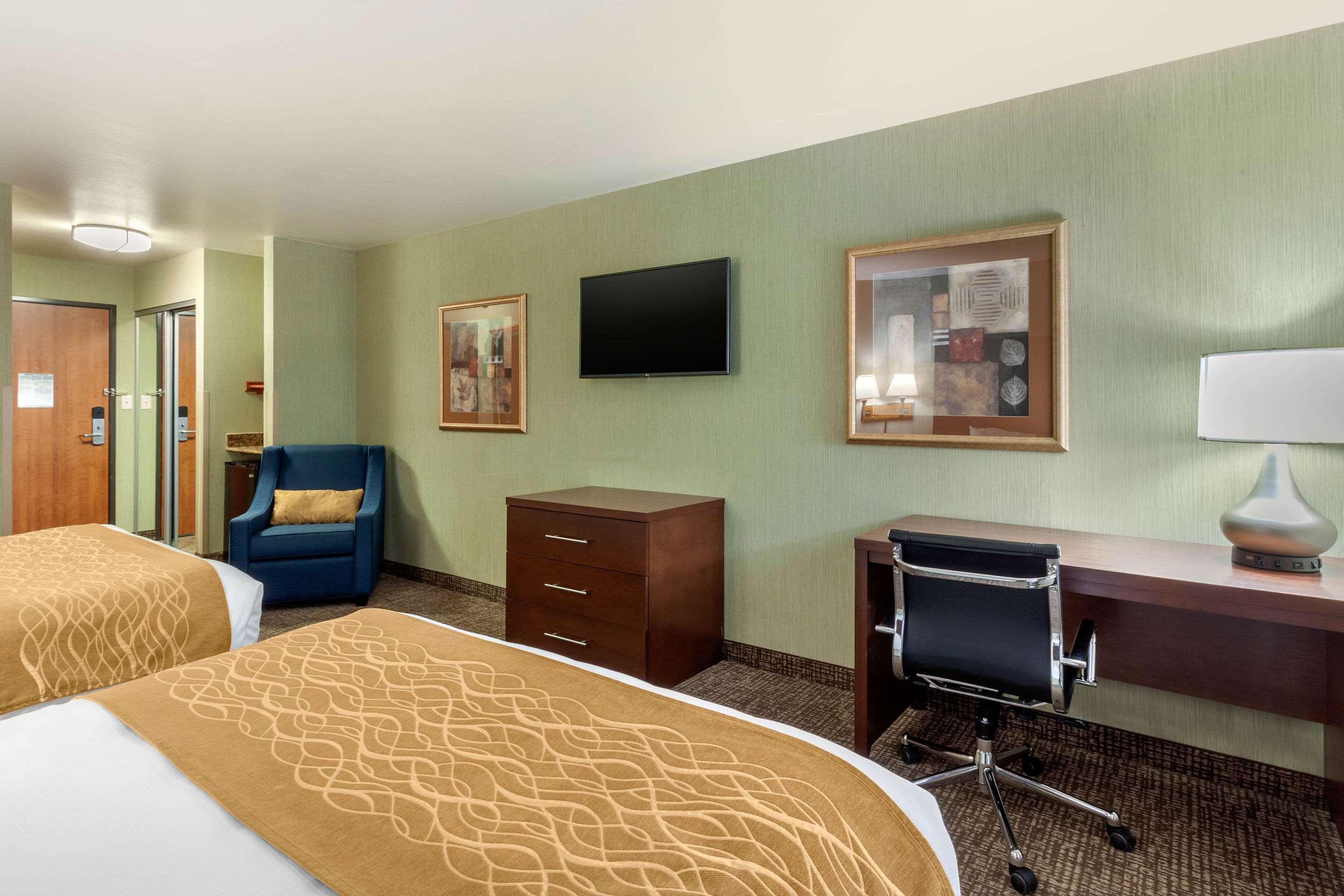 Comfort Inn & Suites Mitchell I-90 Exteriér fotografie