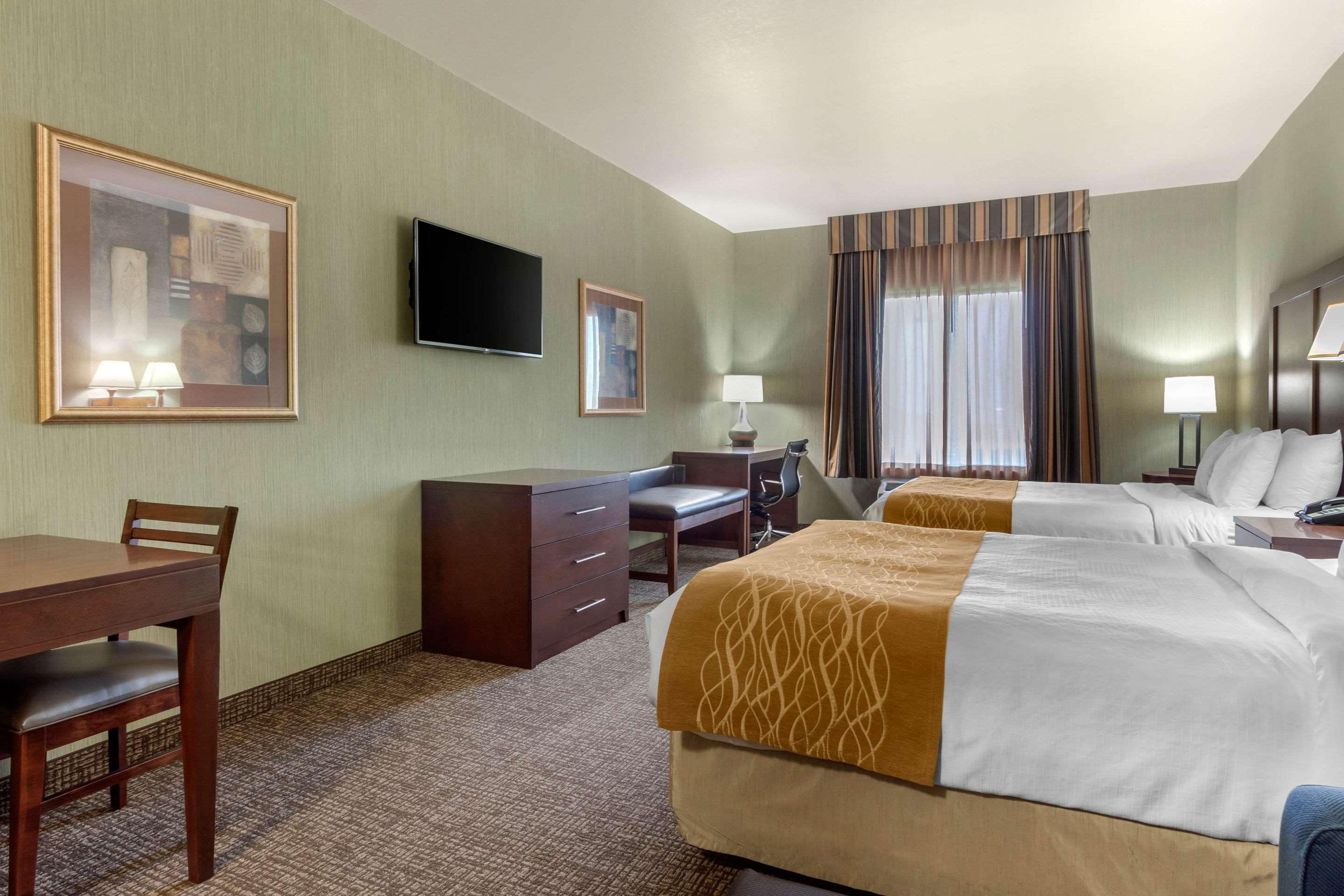 Comfort Inn & Suites Mitchell I-90 Exteriér fotografie