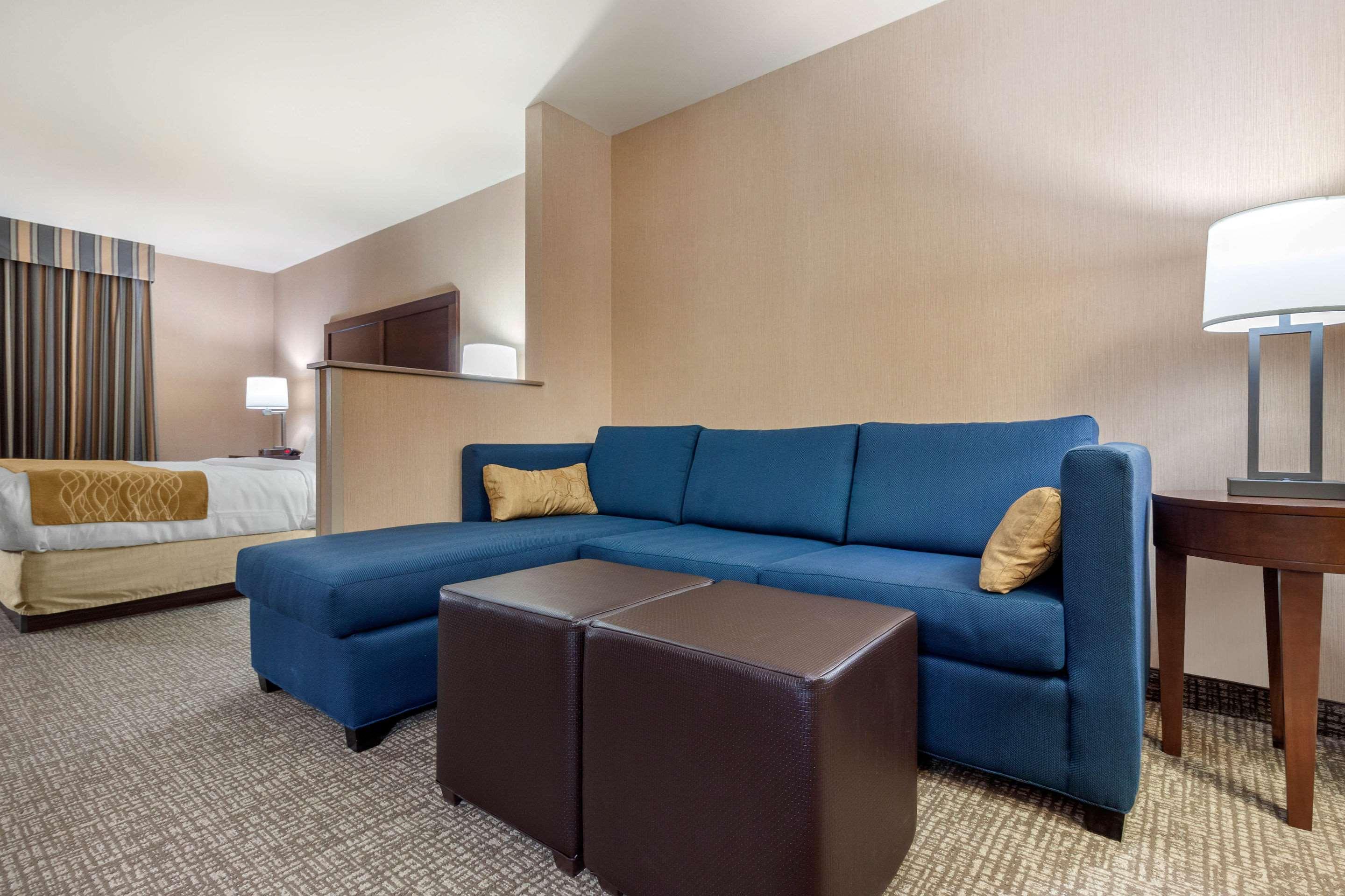 Comfort Inn & Suites Mitchell I-90 Exteriér fotografie