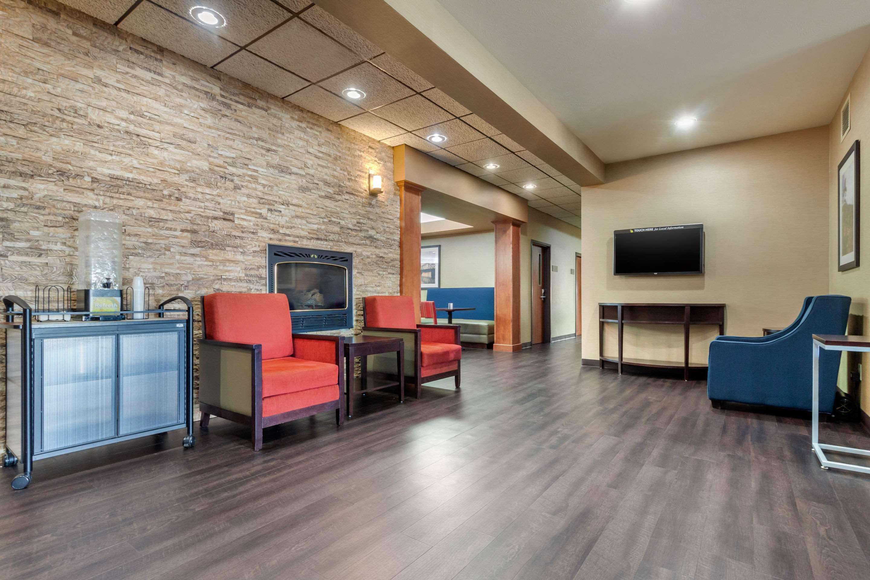 Comfort Inn & Suites Mitchell I-90 Exteriér fotografie