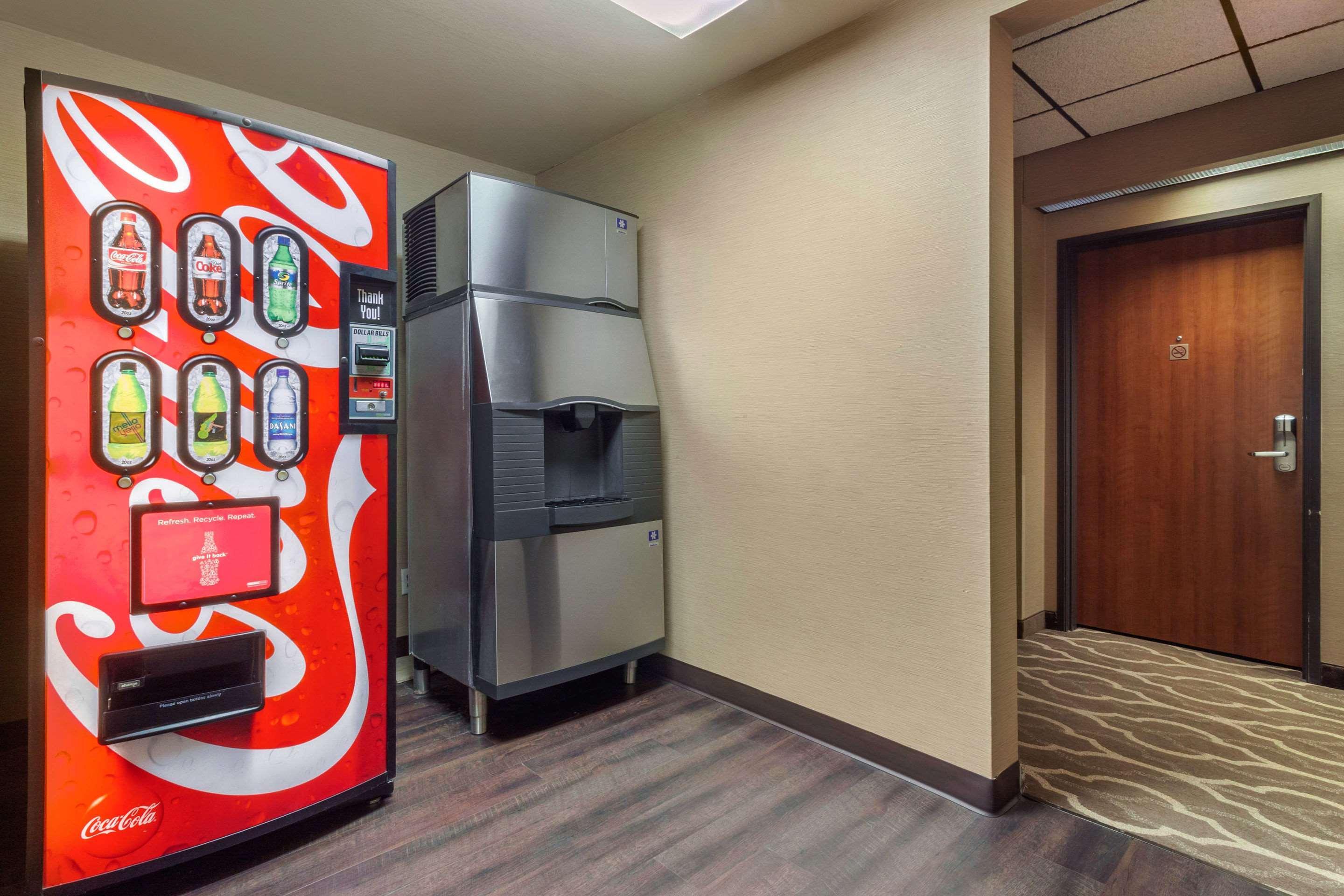 Comfort Inn & Suites Mitchell I-90 Exteriér fotografie