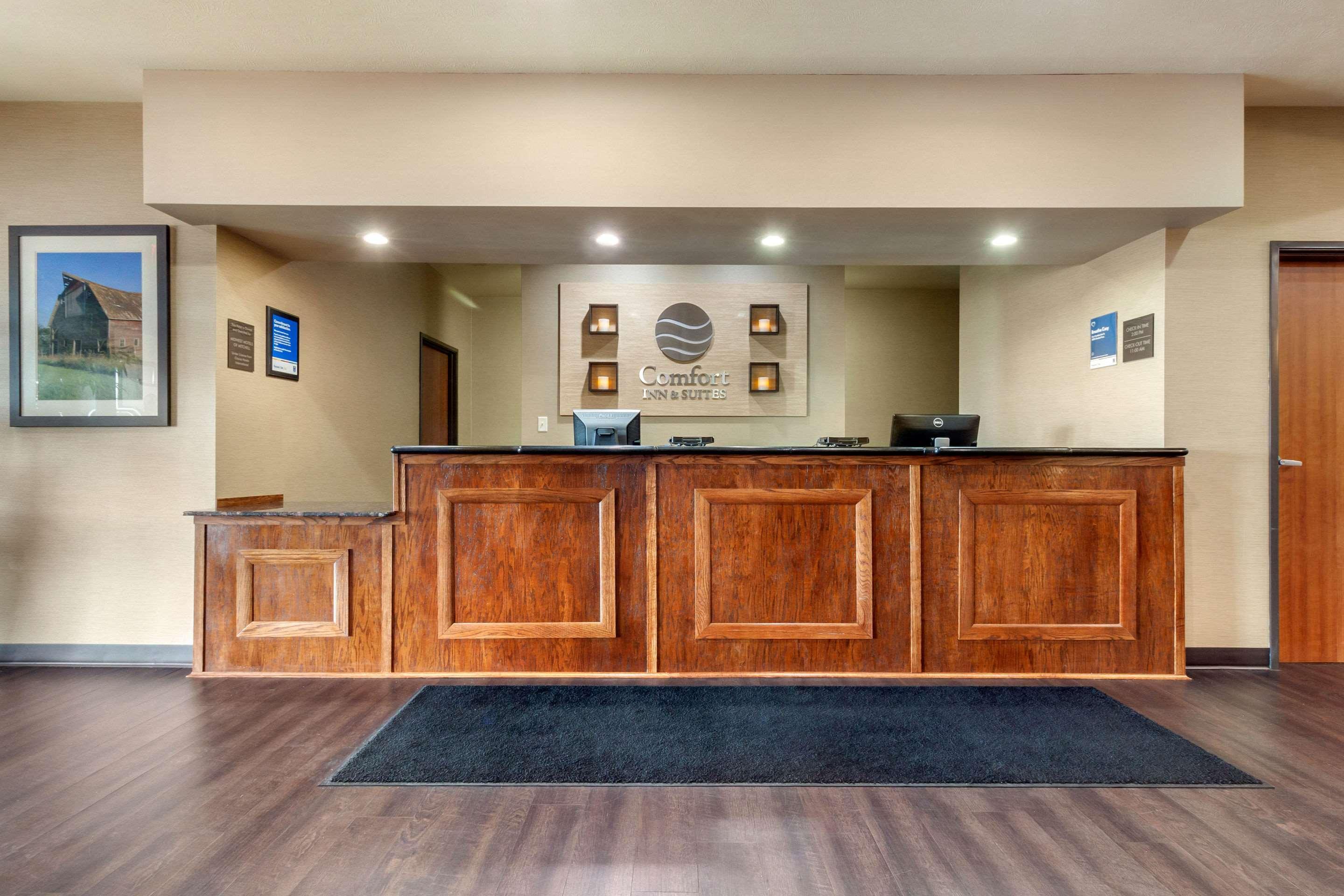 Comfort Inn & Suites Mitchell I-90 Exteriér fotografie