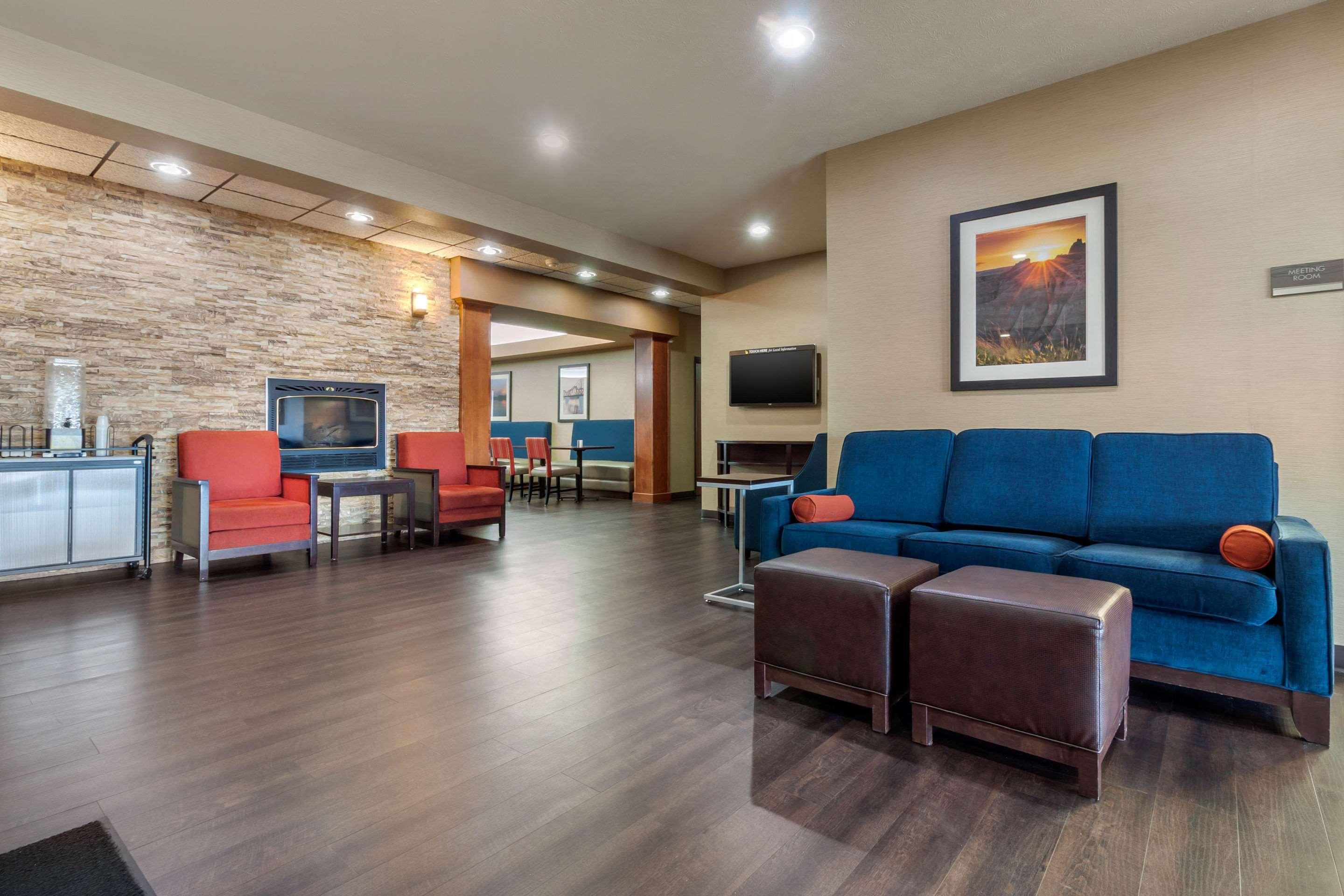 Comfort Inn & Suites Mitchell I-90 Exteriér fotografie