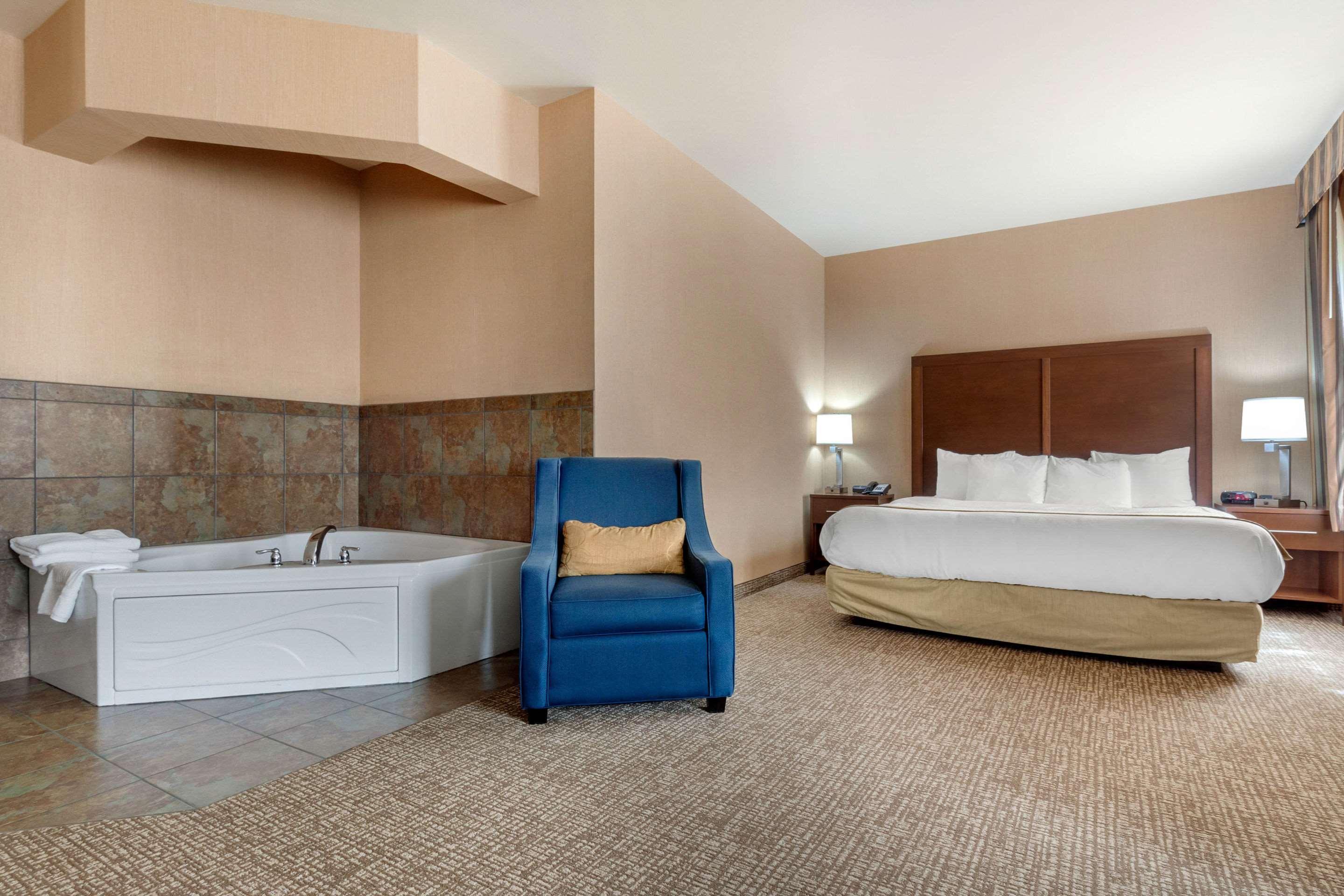 Comfort Inn & Suites Mitchell I-90 Exteriér fotografie