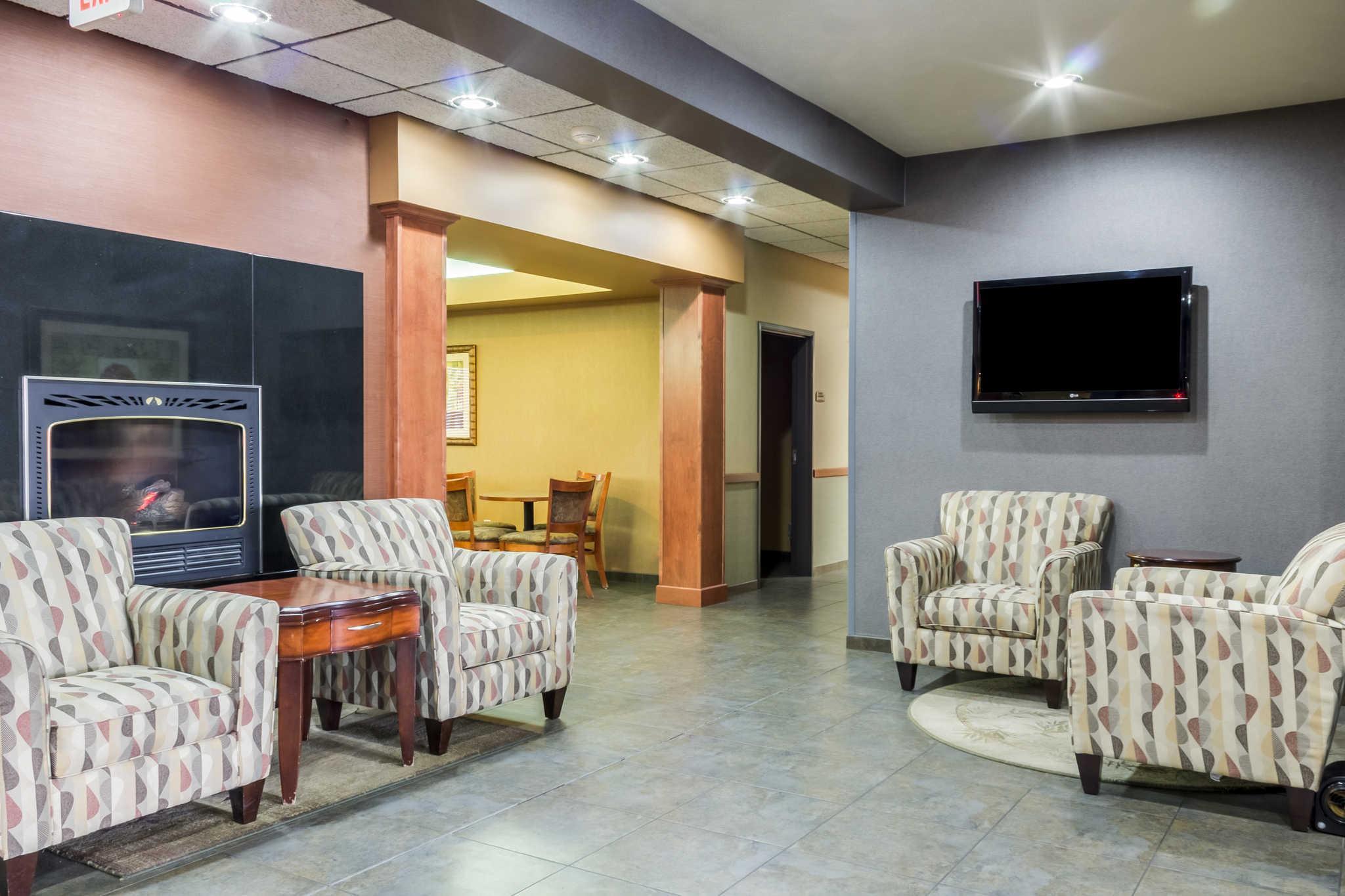 Comfort Inn & Suites Mitchell I-90 Exteriér fotografie