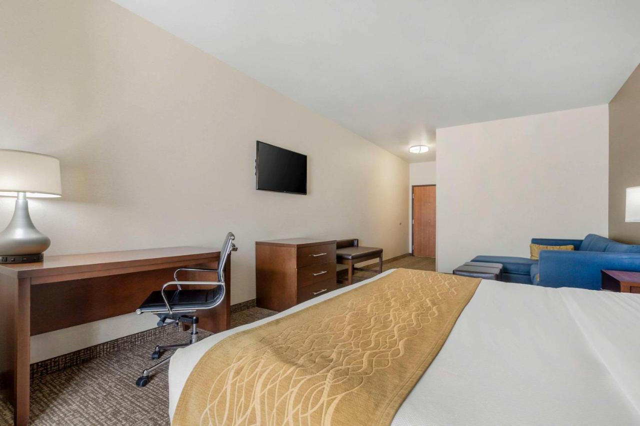 Comfort Inn & Suites Mitchell I-90 Exteriér fotografie