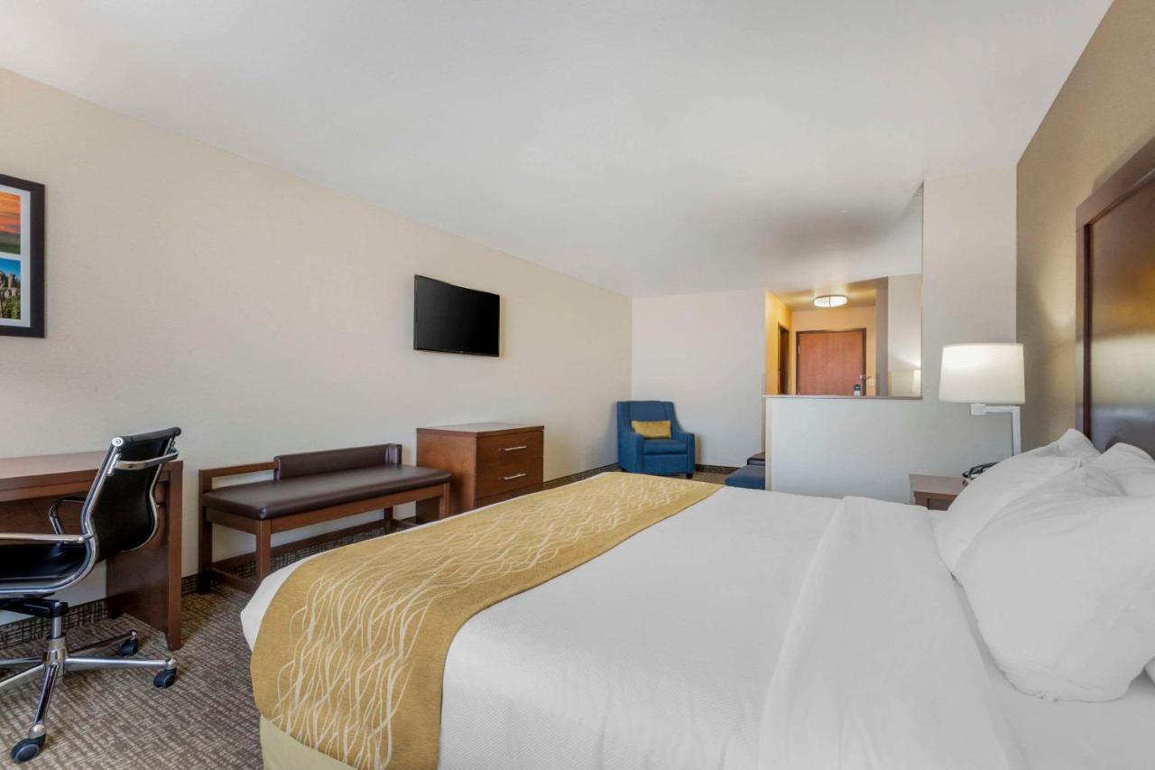 Comfort Inn & Suites Mitchell I-90 Exteriér fotografie
