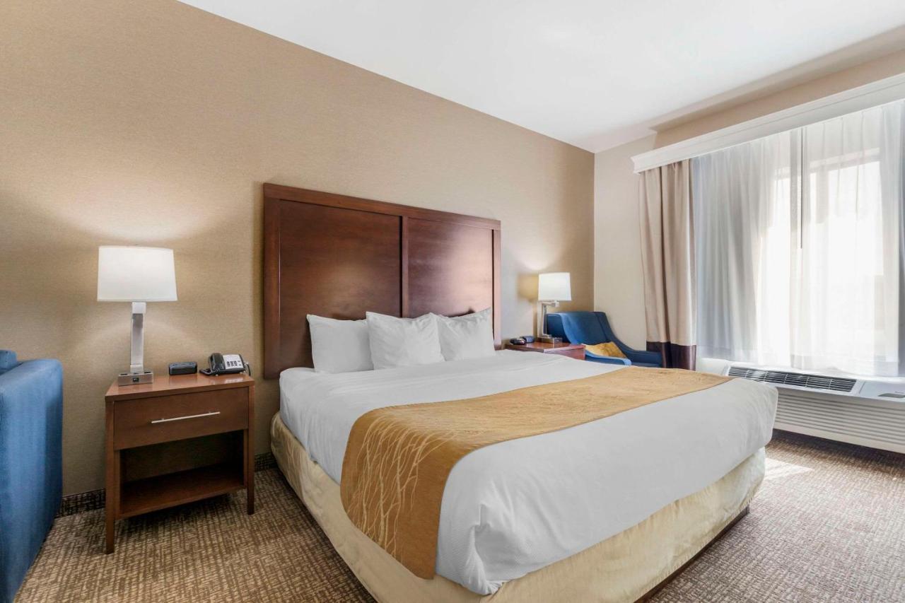 Comfort Inn & Suites Mitchell I-90 Exteriér fotografie