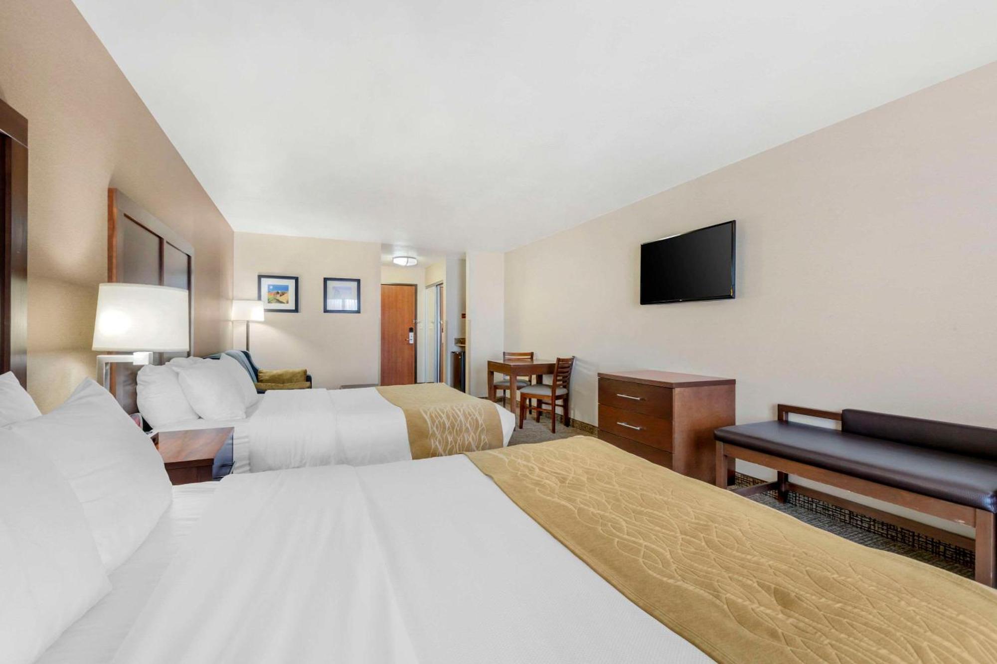 Comfort Inn & Suites Mitchell I-90 Exteriér fotografie