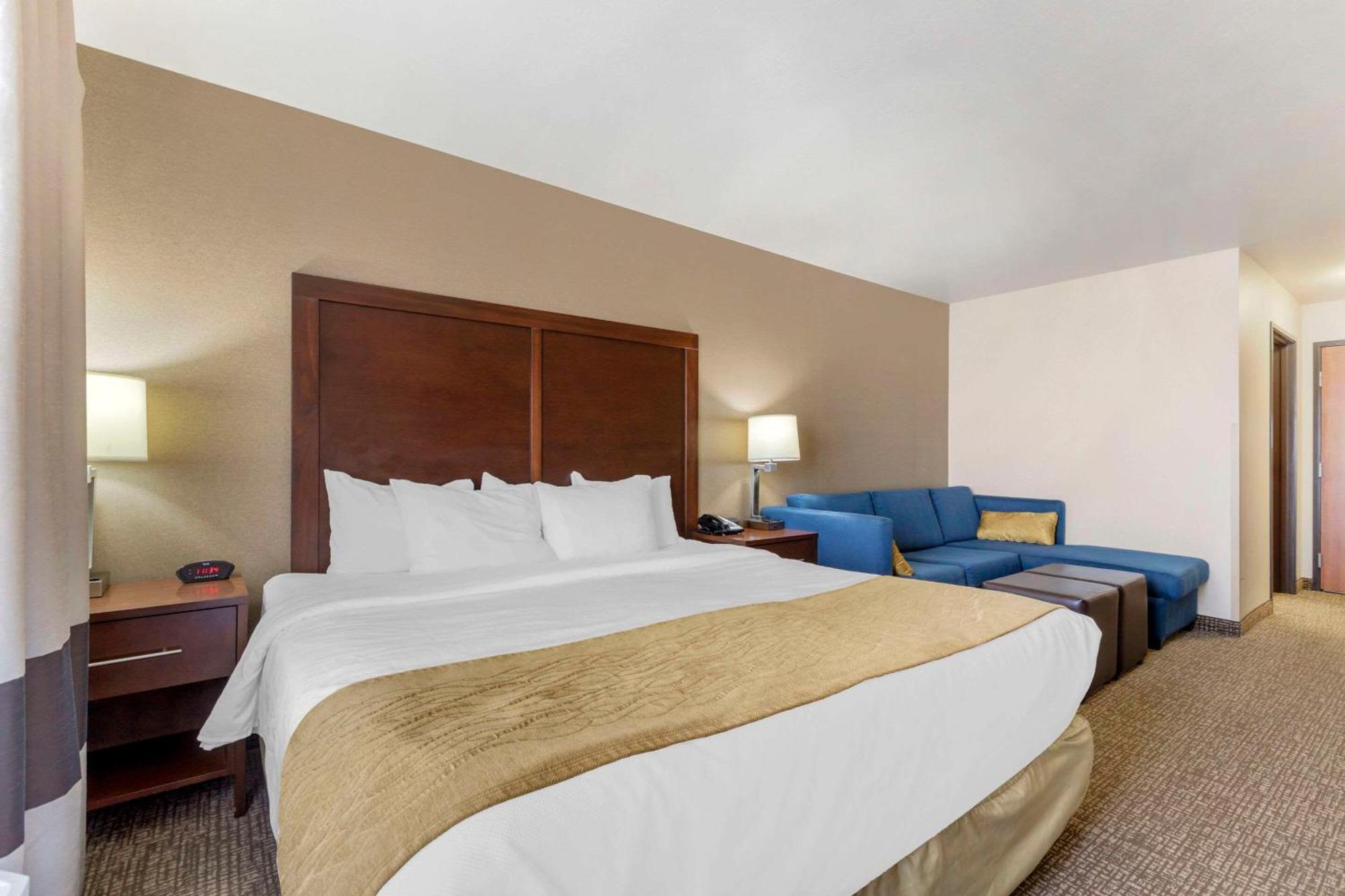 Comfort Inn & Suites Mitchell I-90 Exteriér fotografie
